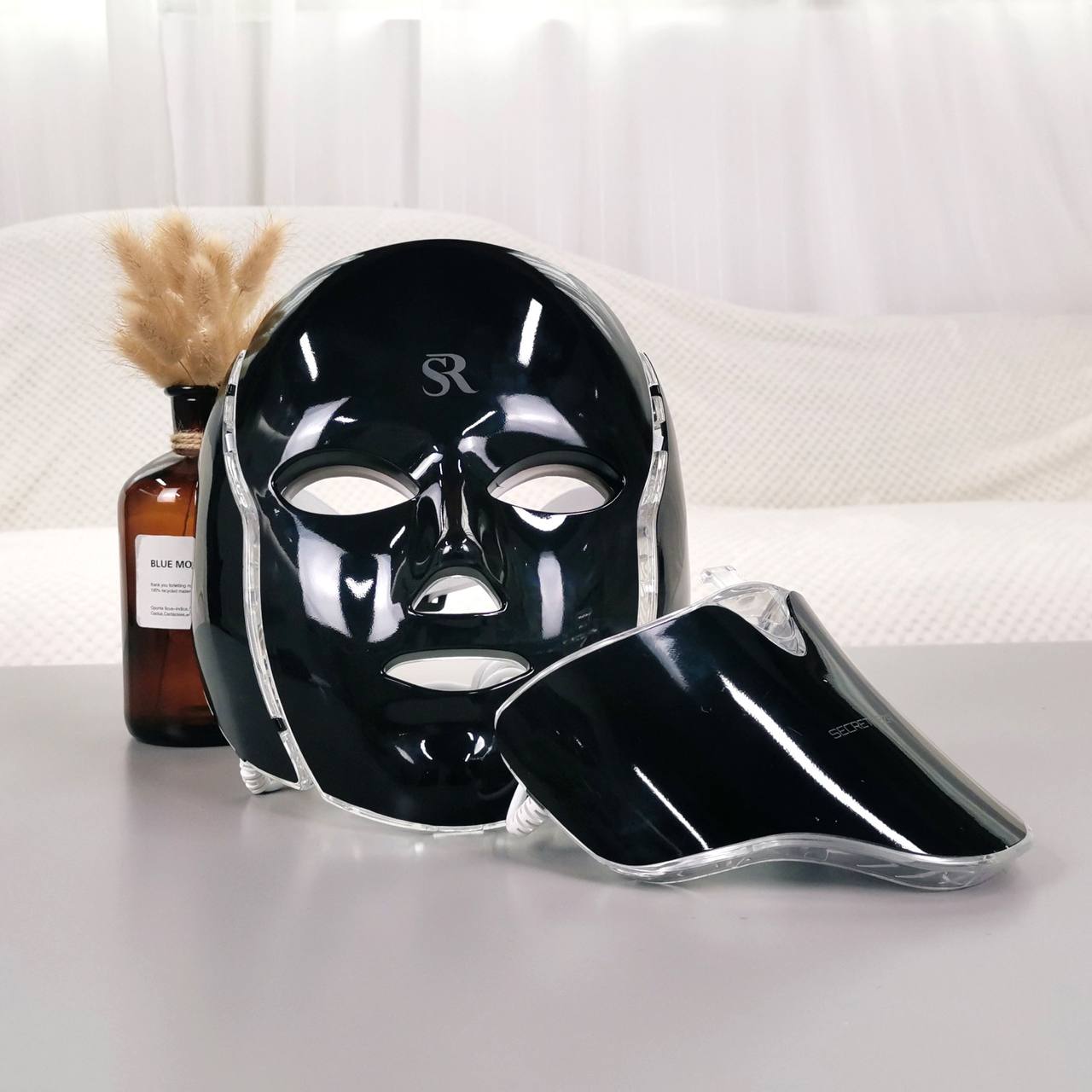 SECRETREZA™ LED MASK